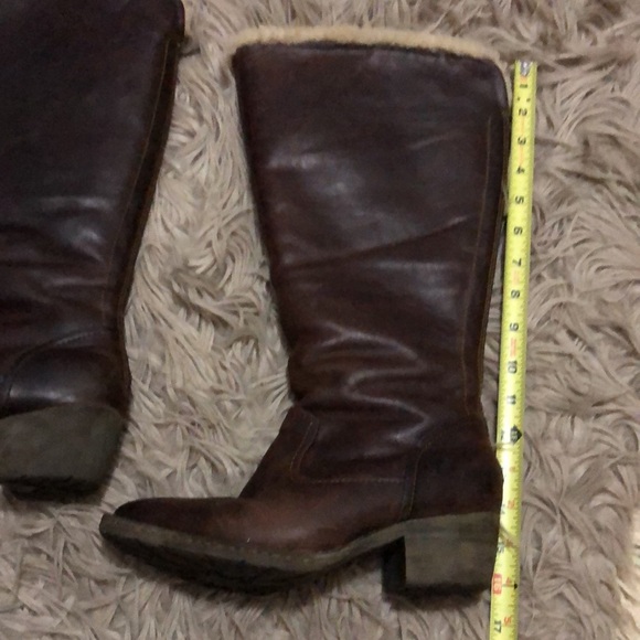 Born Leather Boots-Sz 7-Sherpa Lined-Small Heel-Zipper at Back-Brown - Picture 15 of 16